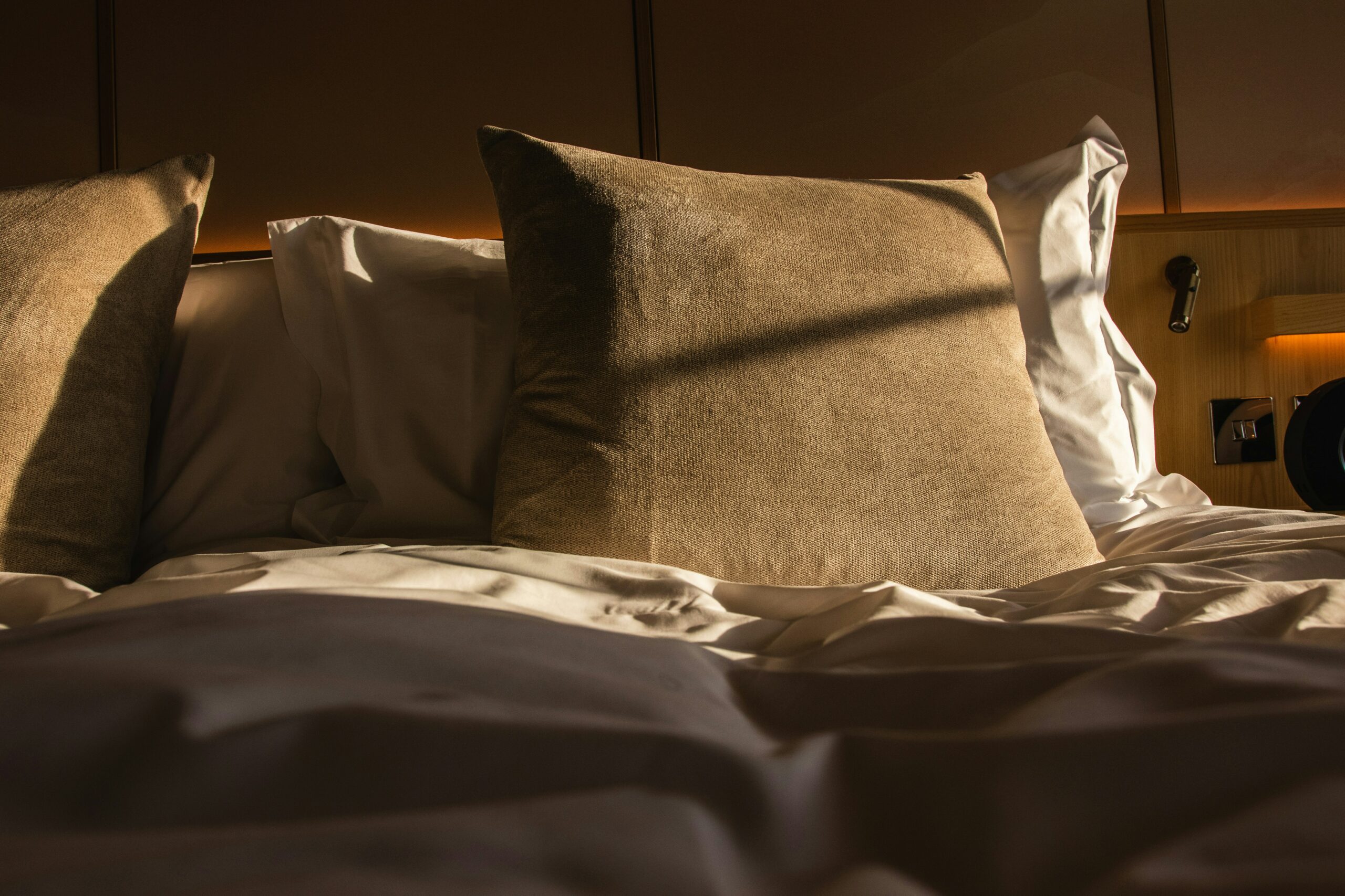Wellness travel & jet lag: how a Venice sunrise can become a self-care ritual
